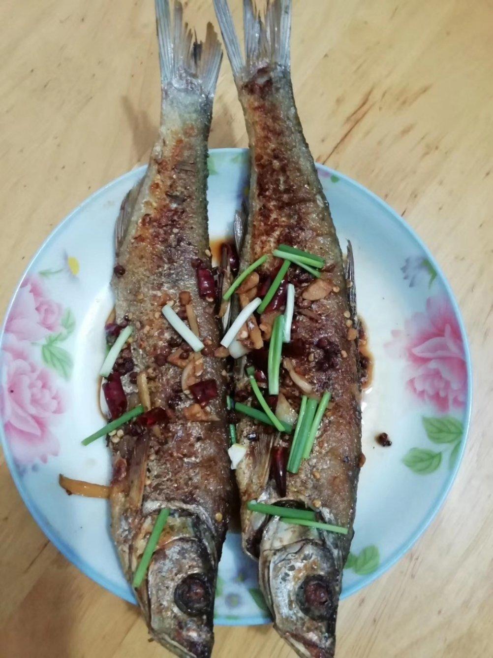 柠檬蒸鲈鱼