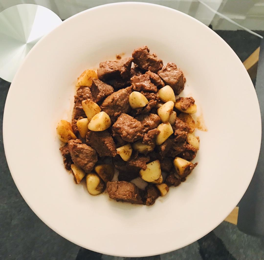 黑椒蒜子牛肉粒