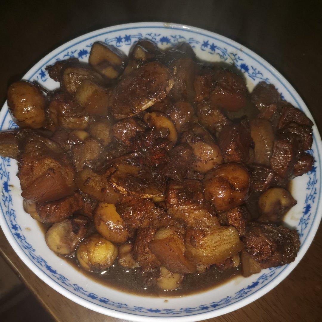 【板栗红烧肉】