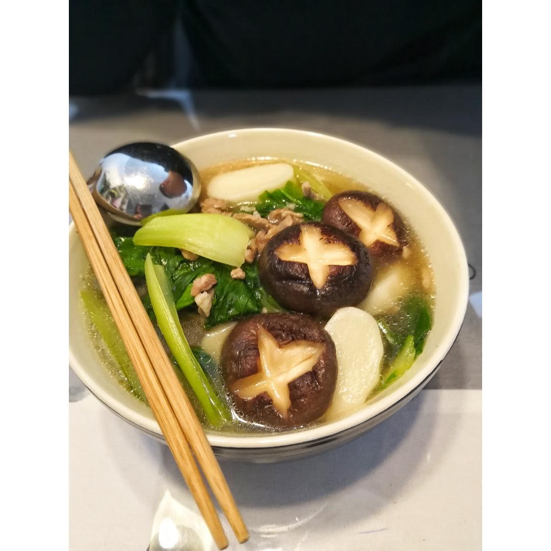 家的味道：青菜肉丝年糕汤