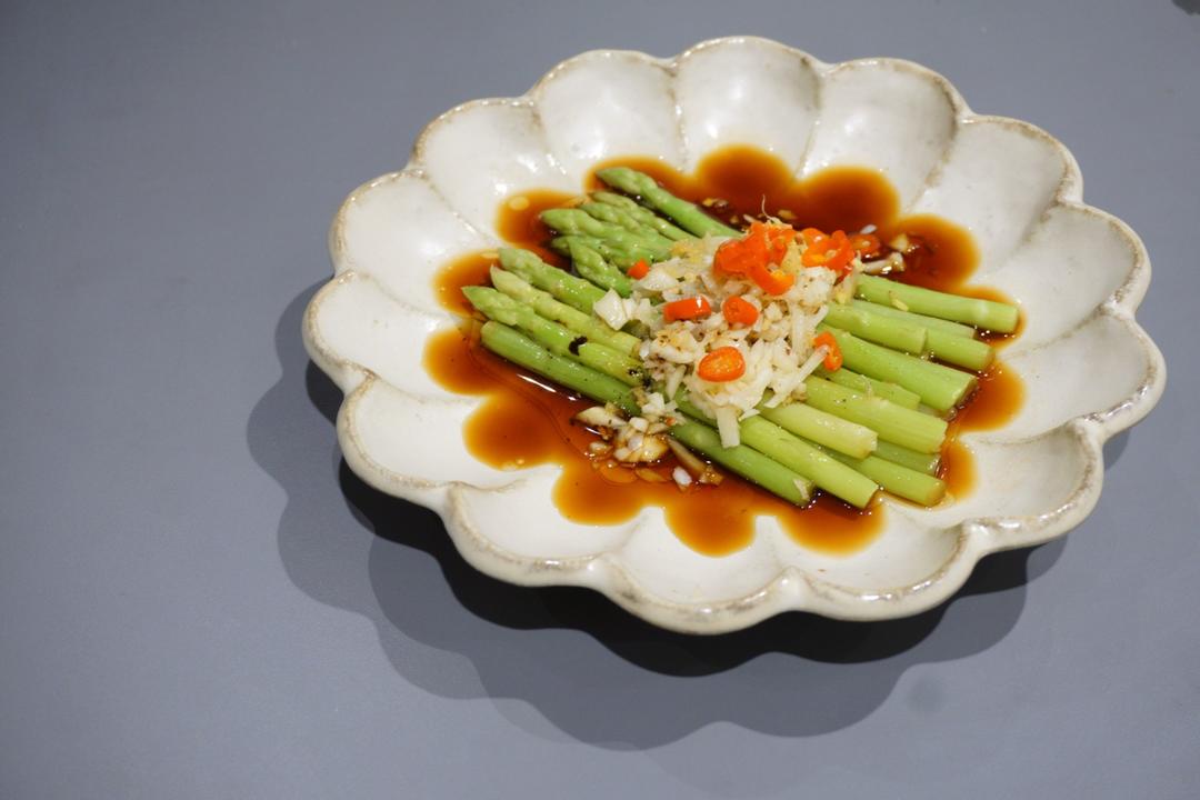 鲜味油淋芦笋