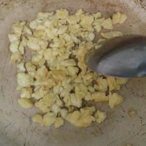 郫县豆瓣火腿蛋炒饭的做法 步骤3