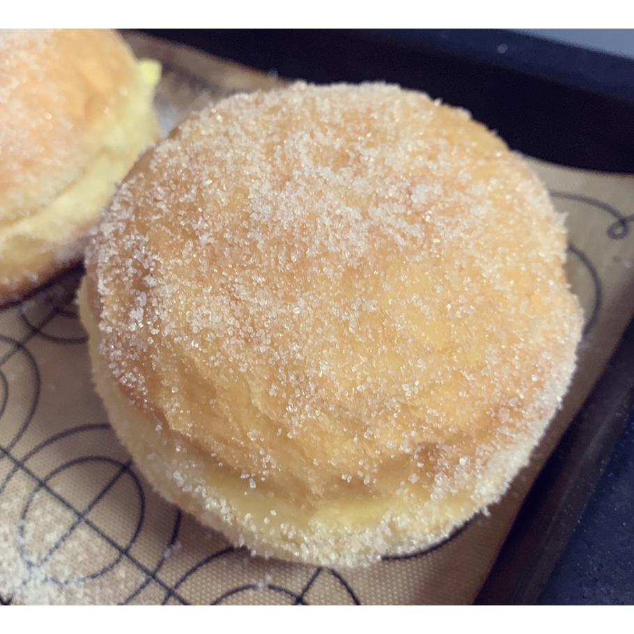 好吃到哭泣的甜甜圈VANILLA CREAM-FILLED DOUGHNUTS