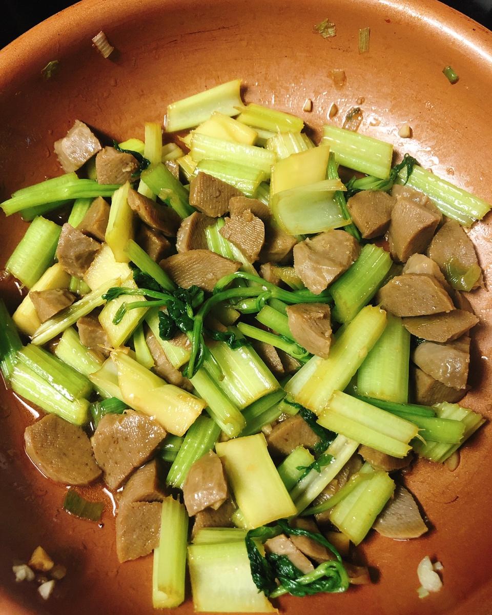 芹菜炒牛肉
