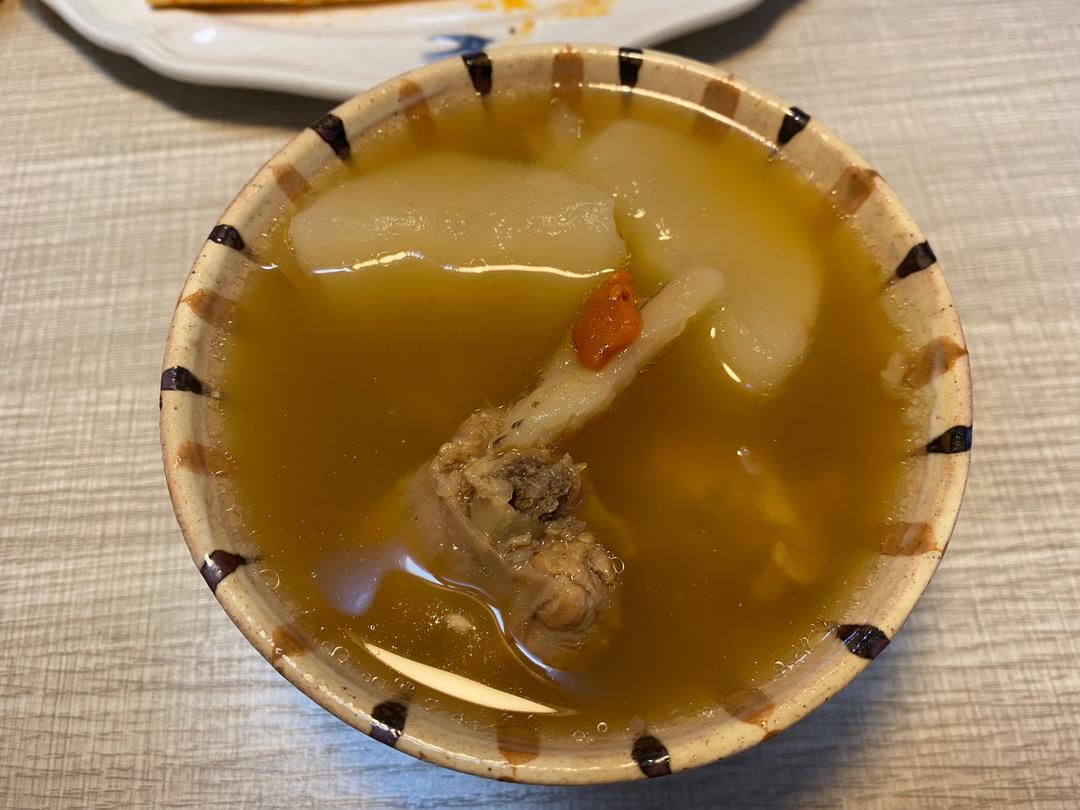 山药土茯苓猪骨汤的做法