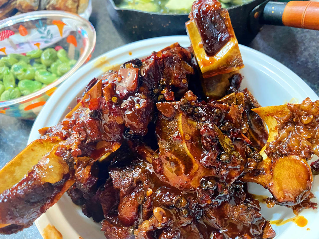 酱烧牛骨