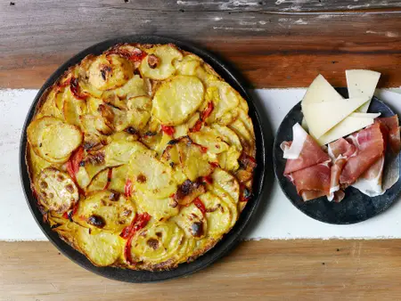 巴斯克土豆胡椒蛋饼配火腿和奶酪 Basque Potato and Pepper Tortilla with Ham and Cheese的做法