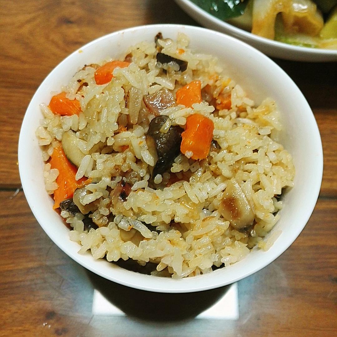 电饭锅版香菇腊肠饭