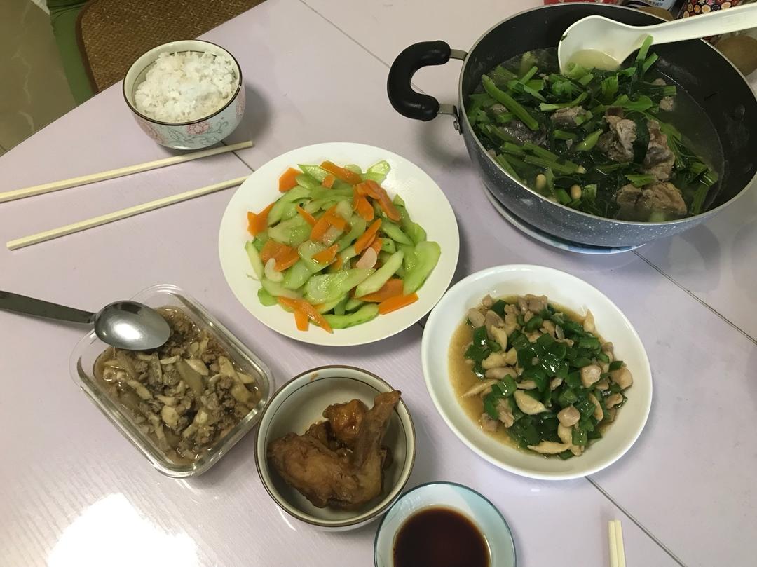 胡萝卜黄瓜鸡胸肉