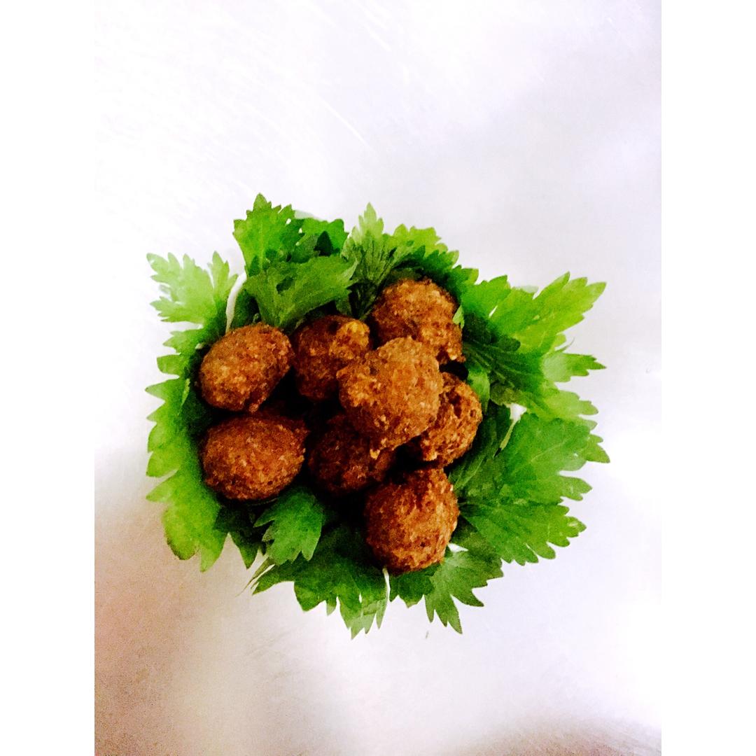 酥炸肉丸子