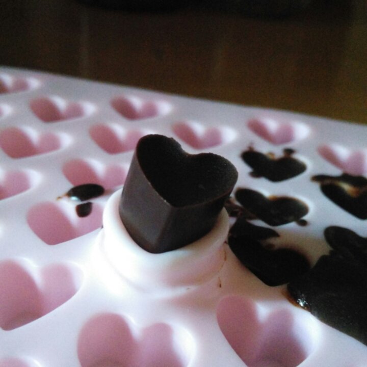 用可可液块自制黑巧克力