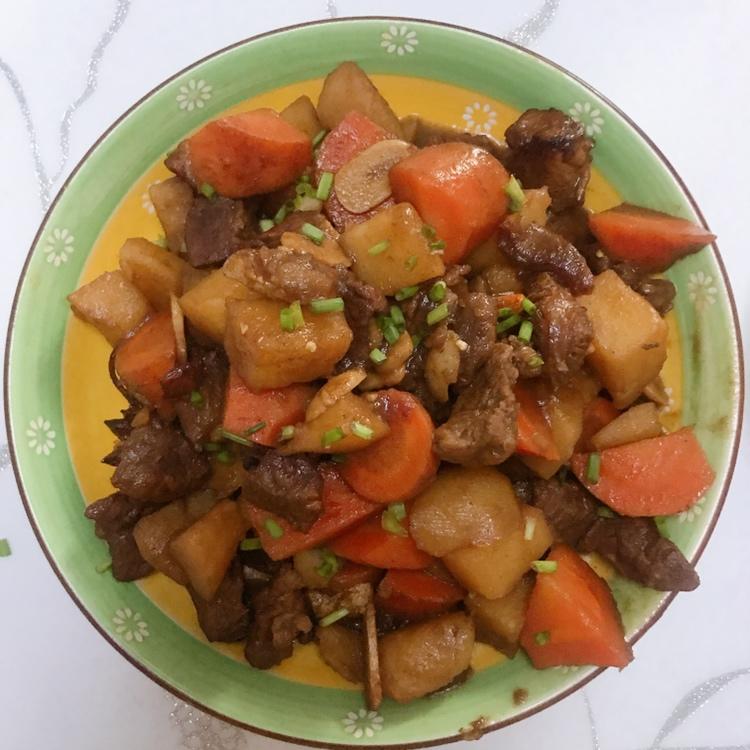 牛肉炖土豆