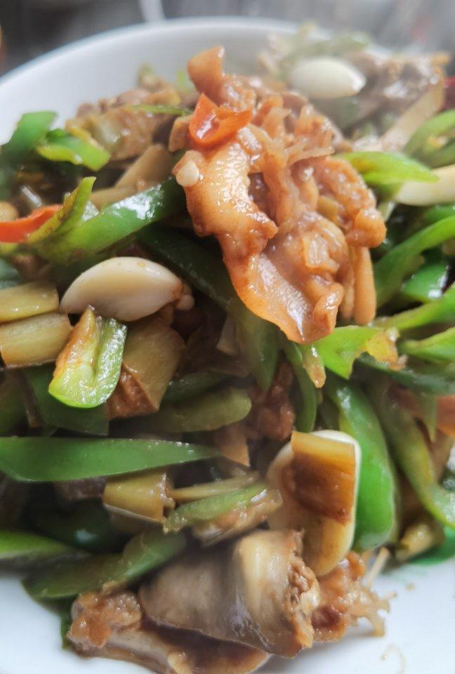 下饭菜～鸡心辣炒芋荷