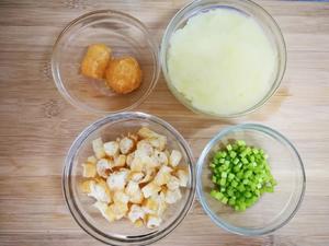 金沙土豆泥炒油条的做法 步骤1