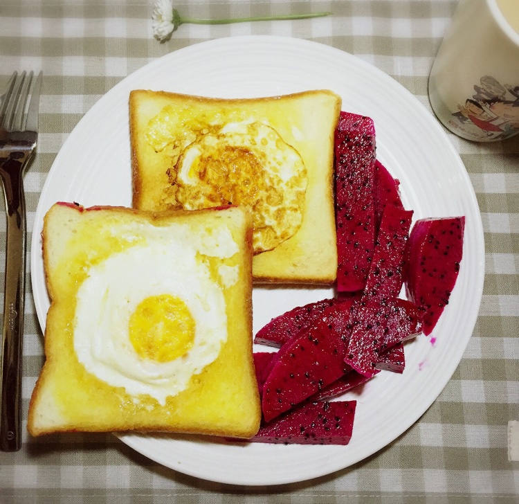 吐司煎蛋/Egg in a basket