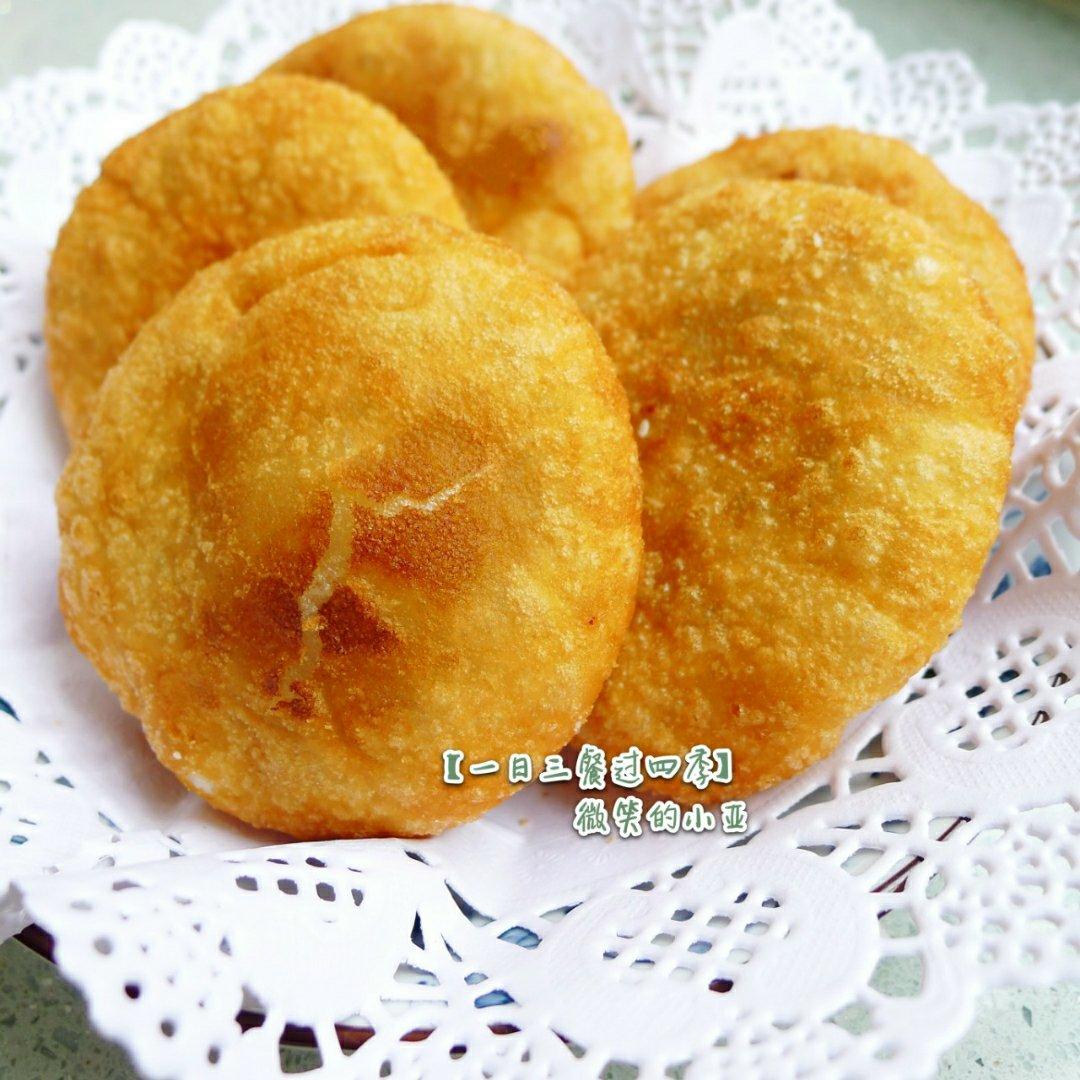 酥皮炸糕（豆沙、桂花白糖两种馅儿）