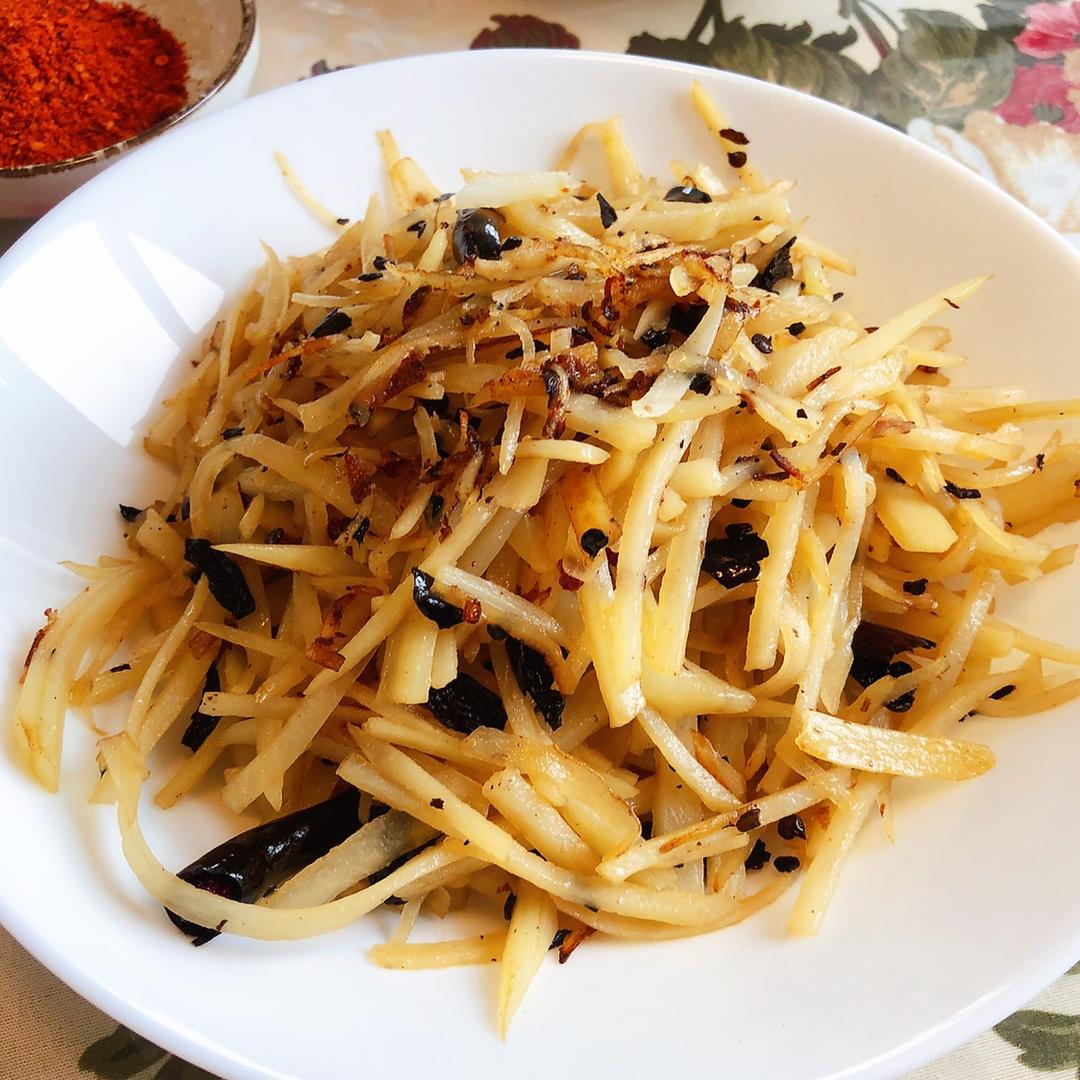 厨师长教你：“炝炒土豆丝”的家常做法，口感爽脆