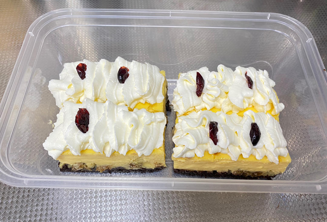 冰凉爽滑朗姆提子半熟芝士蛋糕