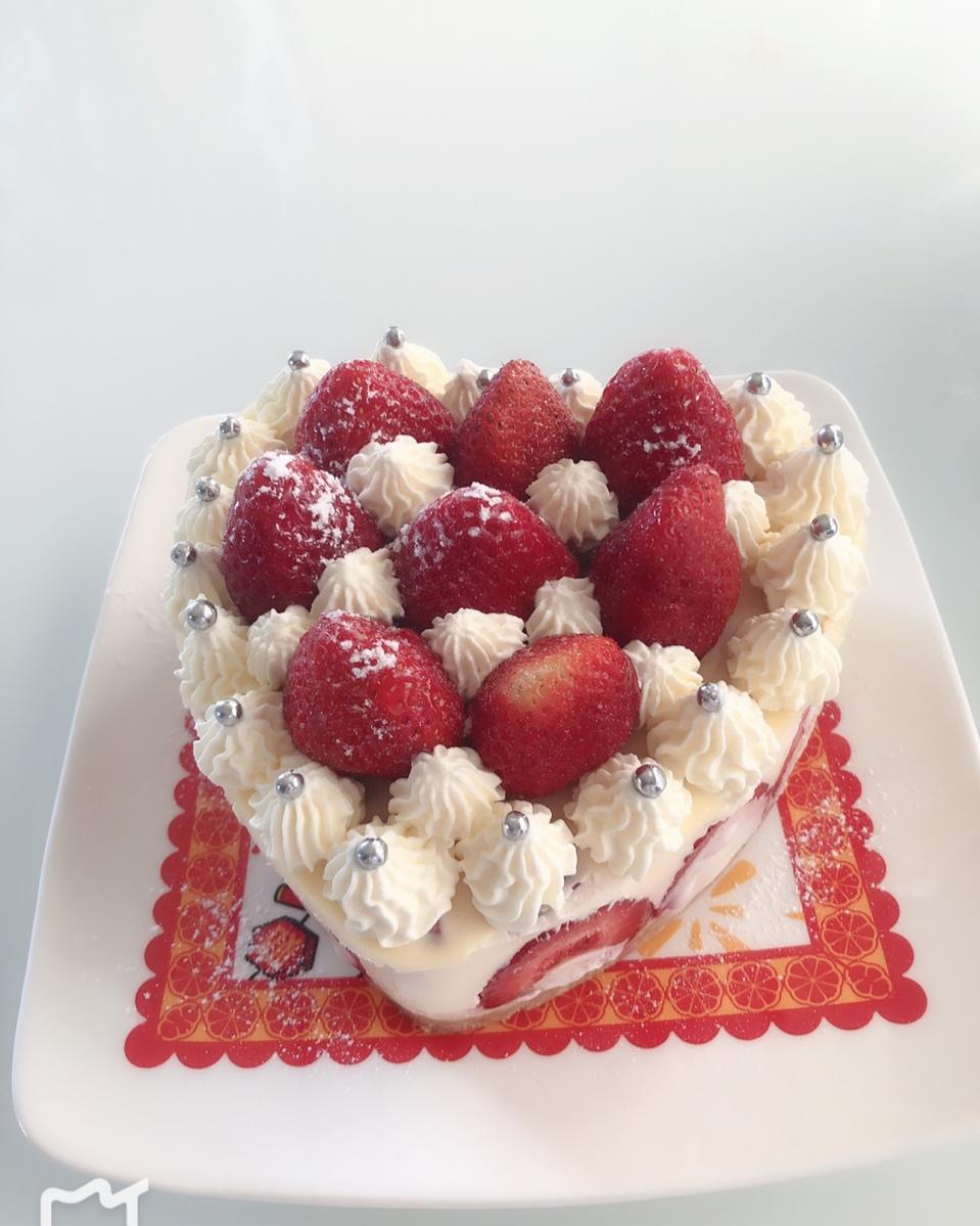 超简单的草莓芝士蛋糕