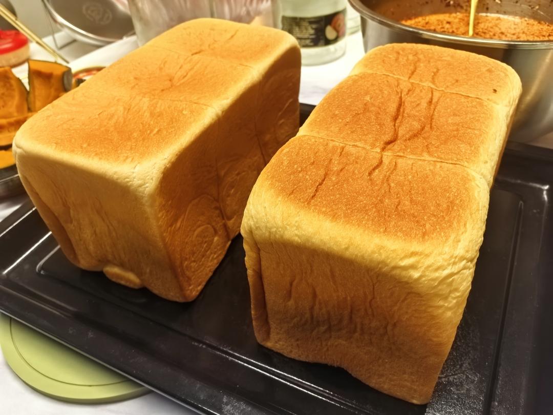 吐司，奶香手撕面包，超级香浓