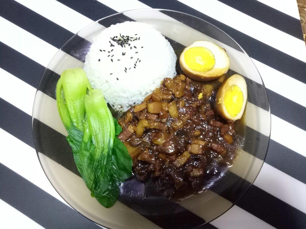 洋葱酥卤肉饭