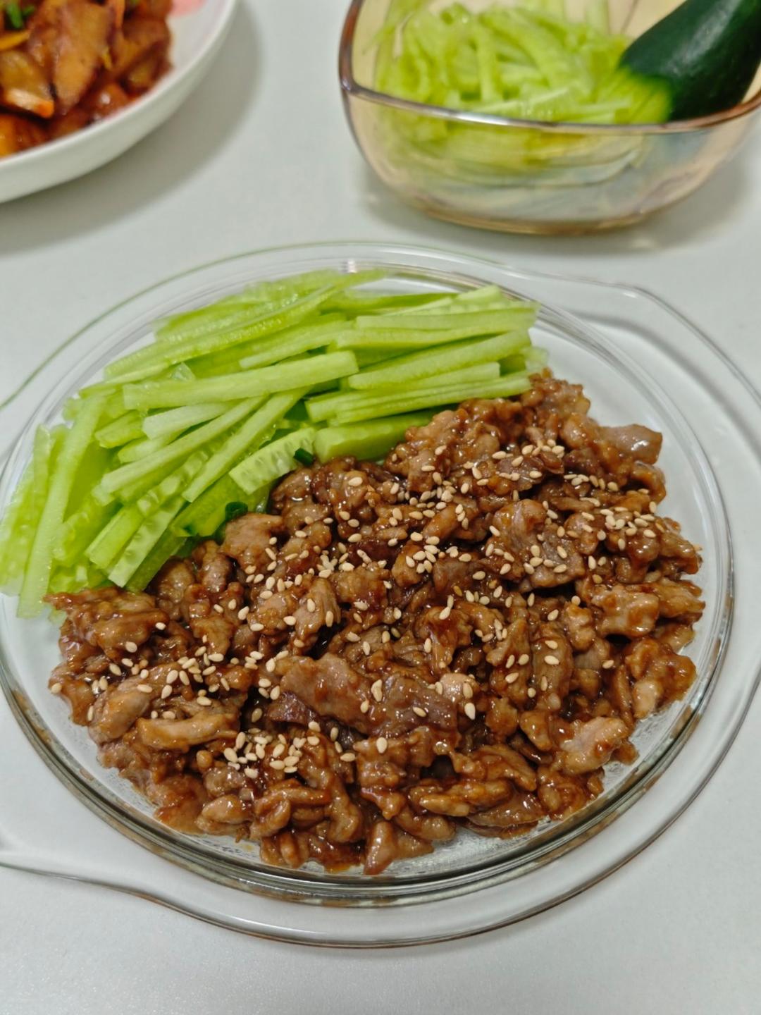 好吃到舔手的酱肉丝