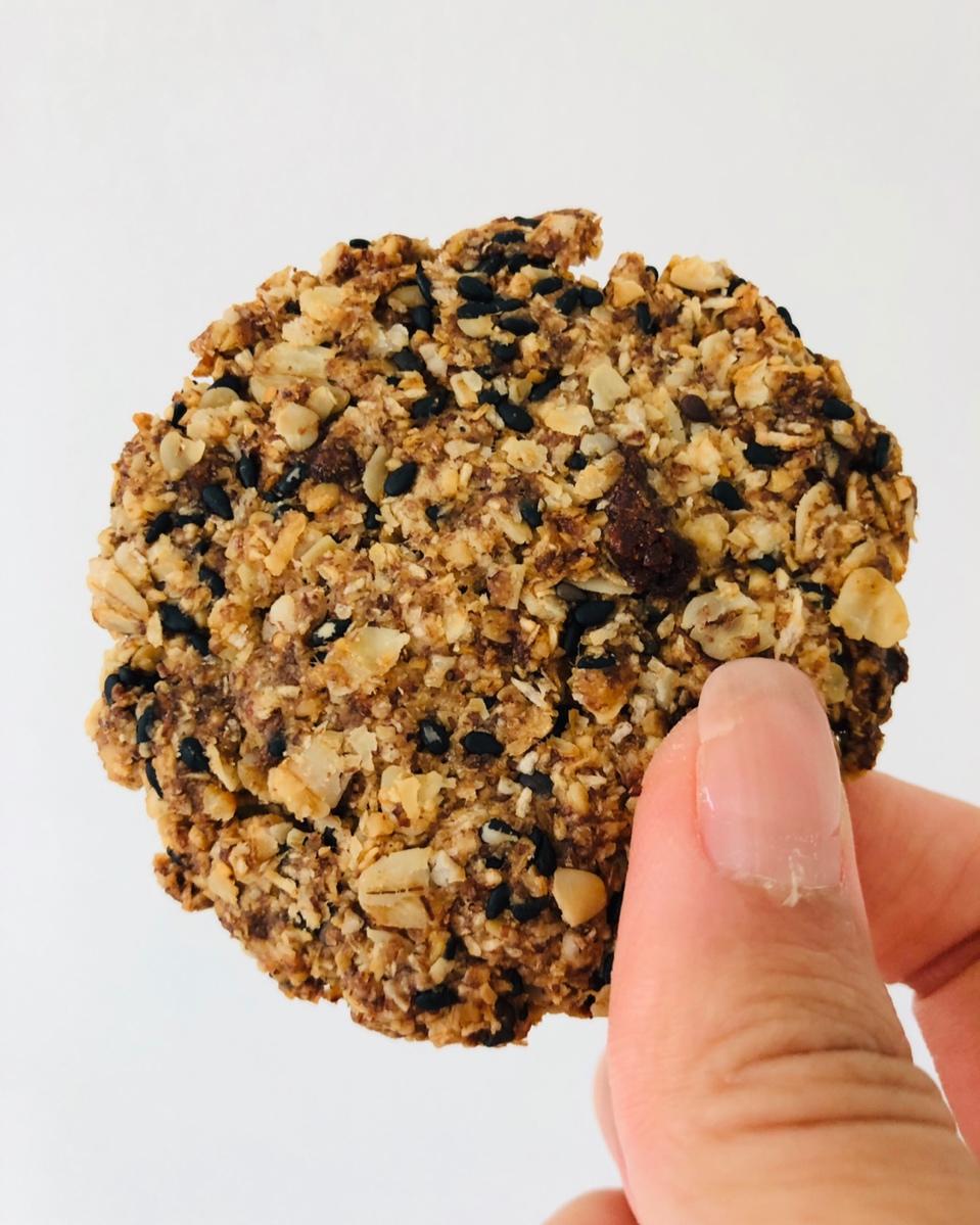 素食:有机燕麦芝麻大饼干