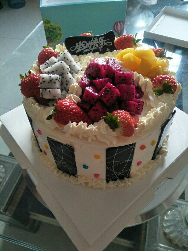 【草莓戚风生日蛋糕图片】手机用户5051_9vtj_下厨房