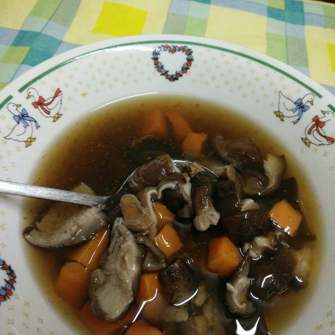 鲜蘑鸡肝汤