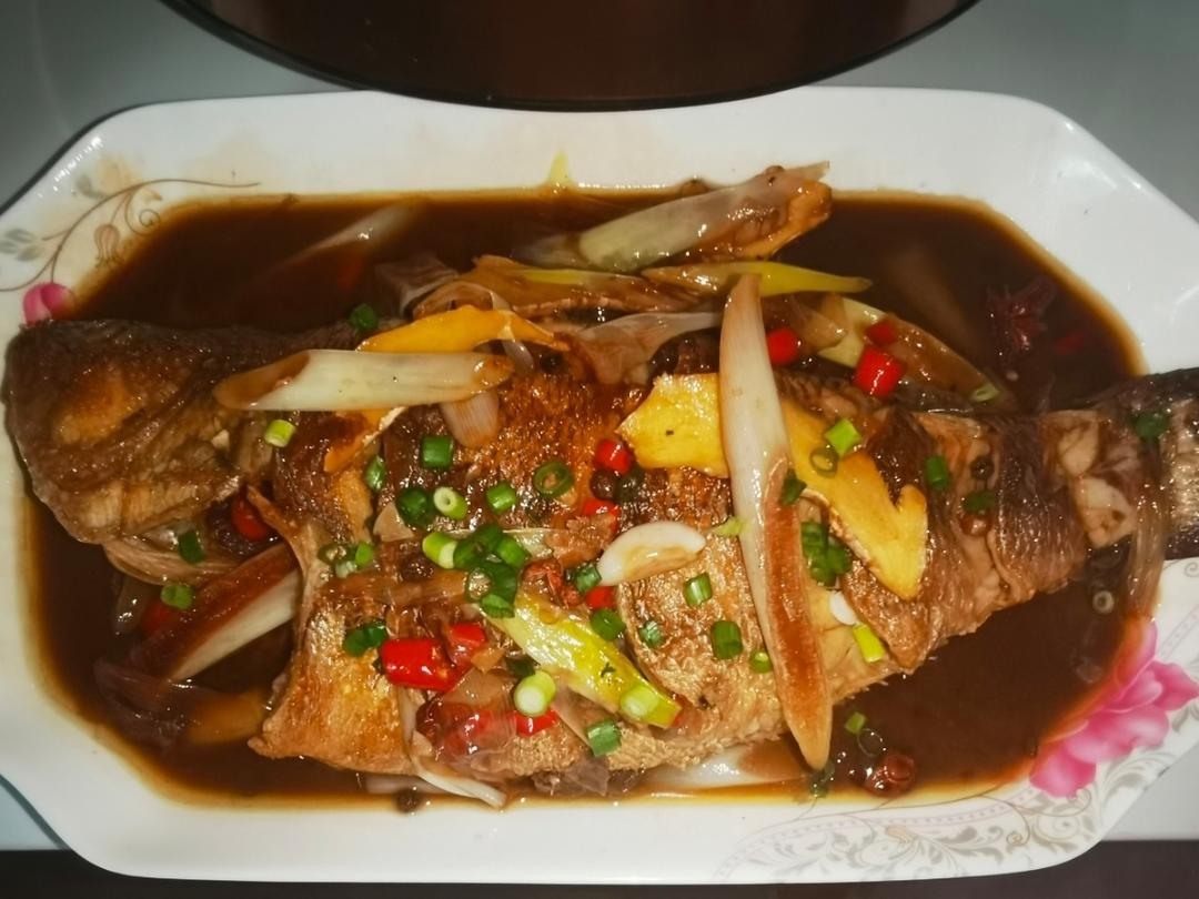 红烧鲈鱼