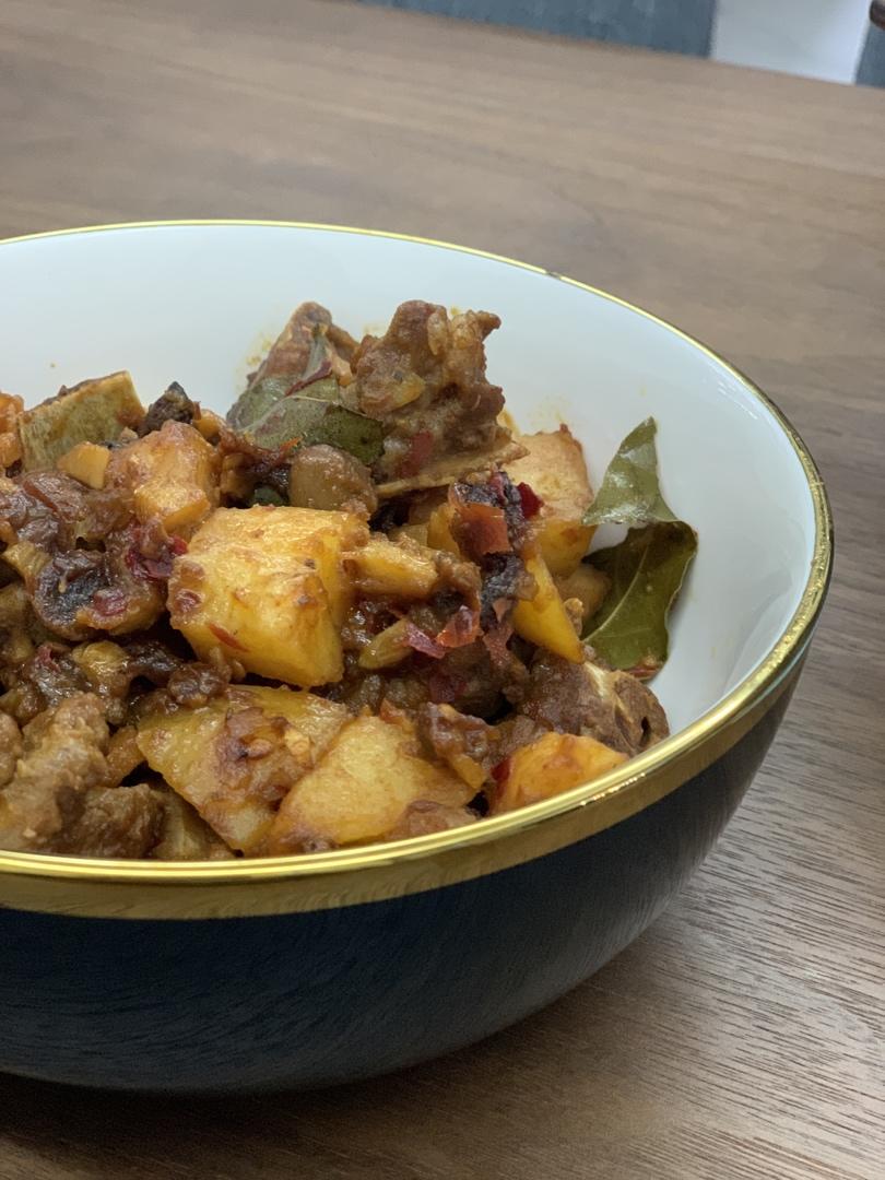 超级下饭的土豆烧排骨