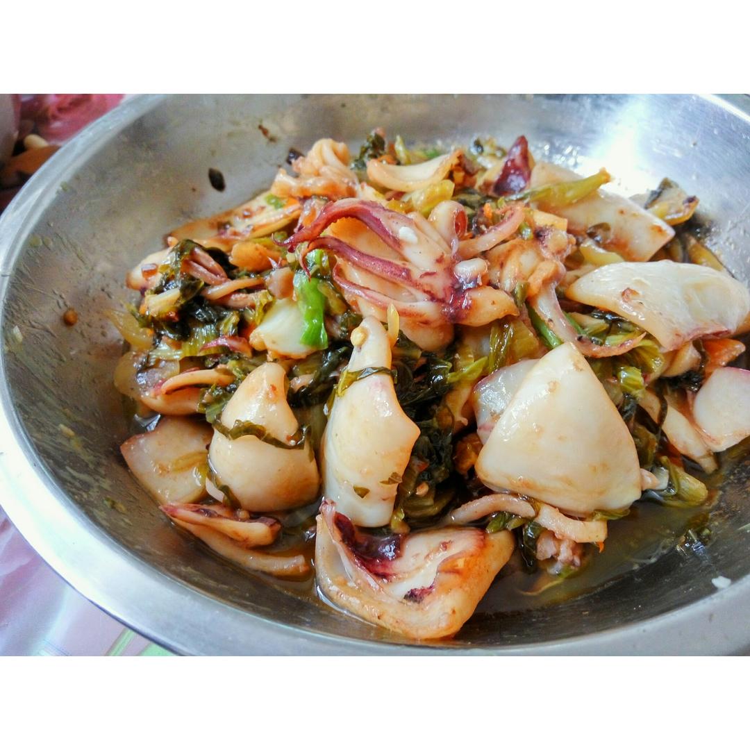 酸菜炒鱿鱼须