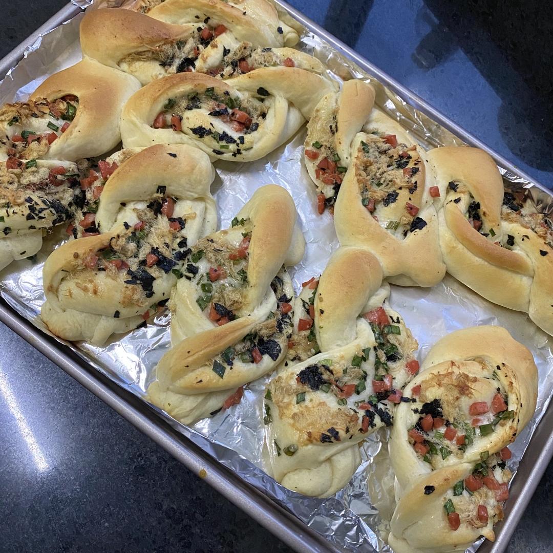 香葱肉松手撕面包_消耗沙拉酱