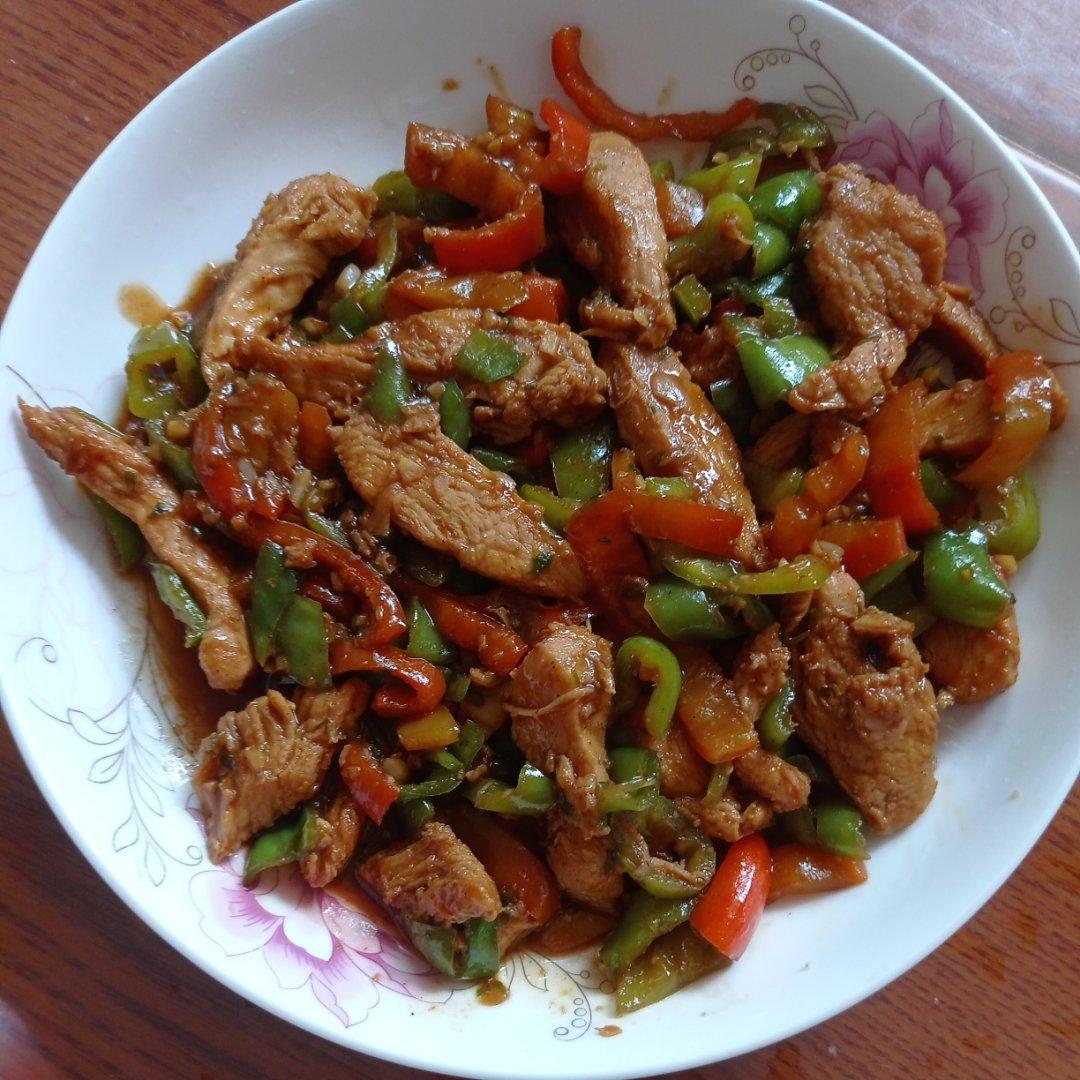 巨好吃的青椒炒鸡胸肉丝，超下饭