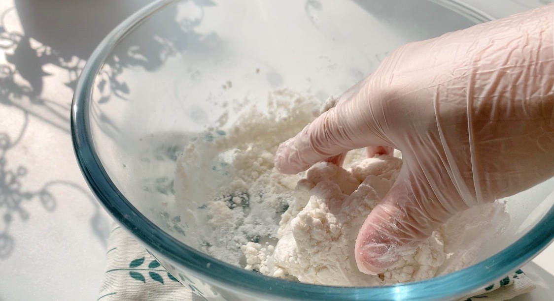 不用烤箱 一口平底锅就能做的爆浆芝士烤年糕的做法 步骤3