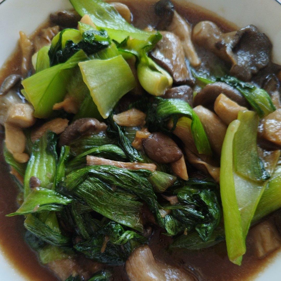 蘑菇炒青菜