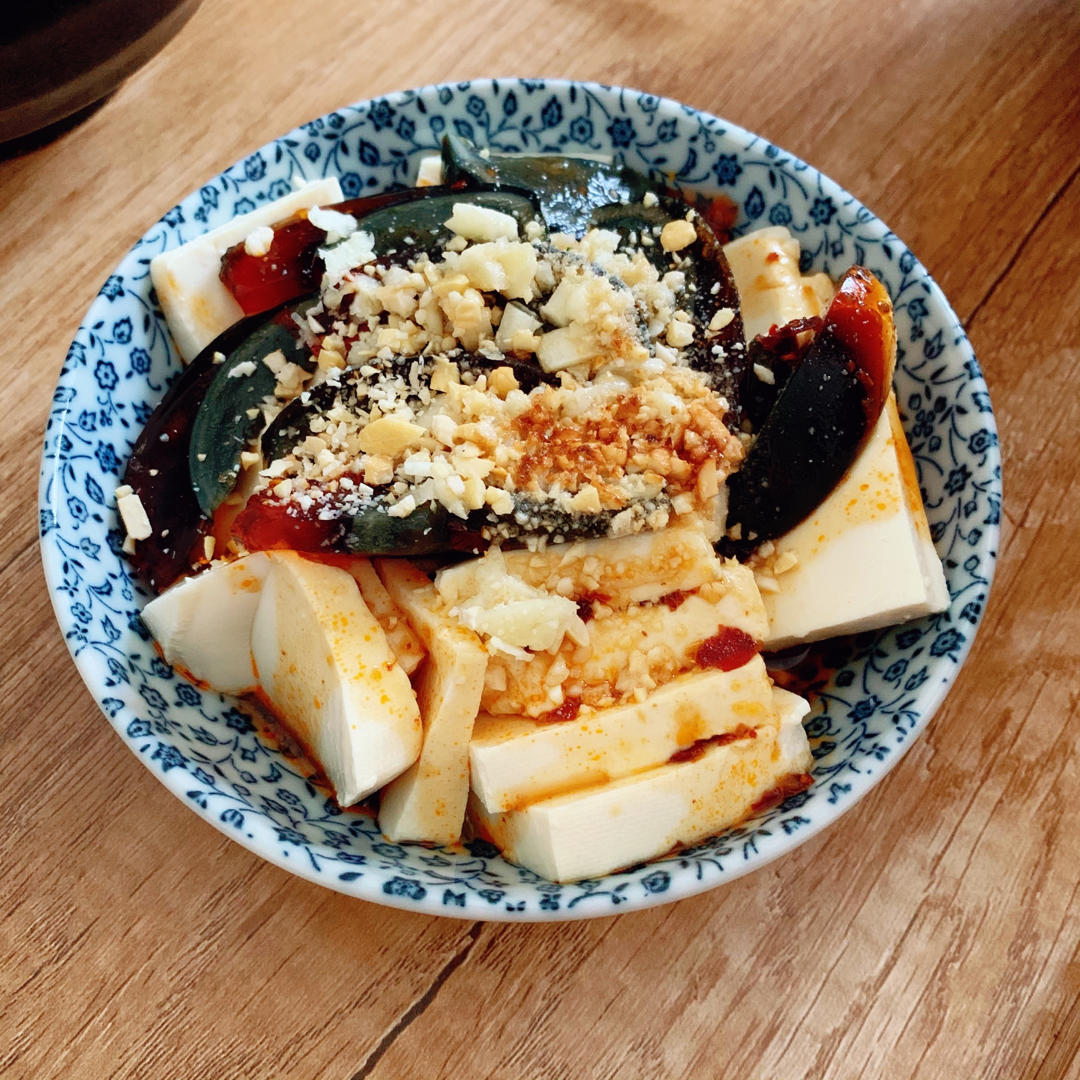 皮蛋拌豆腐