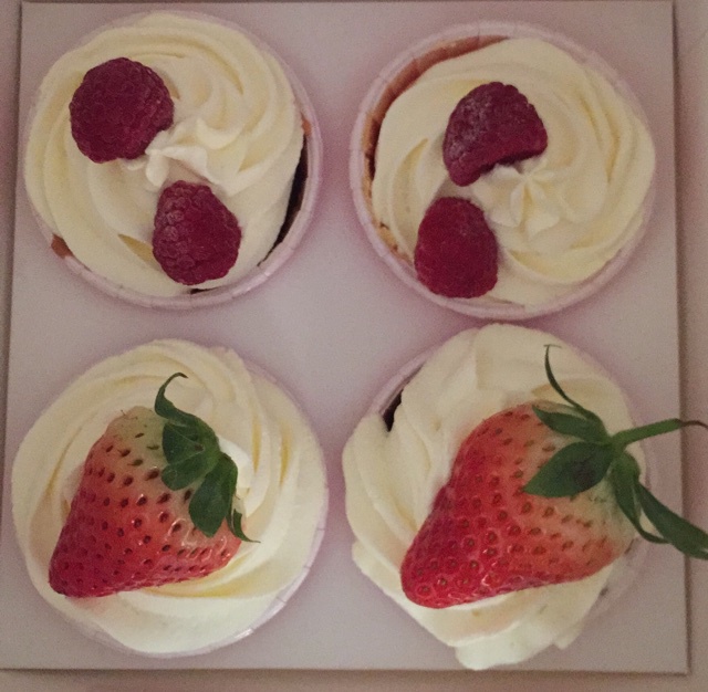 鲜奶油戚风杯子蛋糕（纸杯蛋糕）