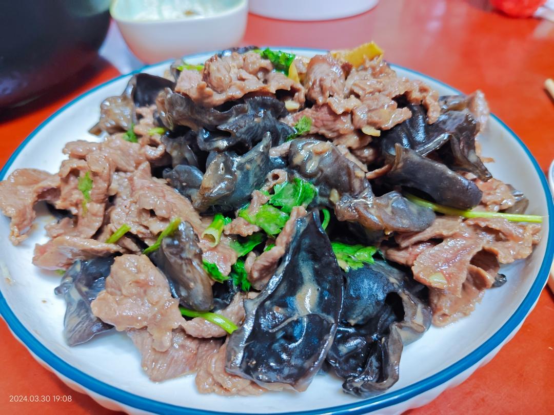 椒香木耳炒牛肉