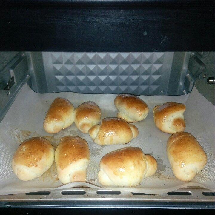 新年第一烤：黄油面包卷儿