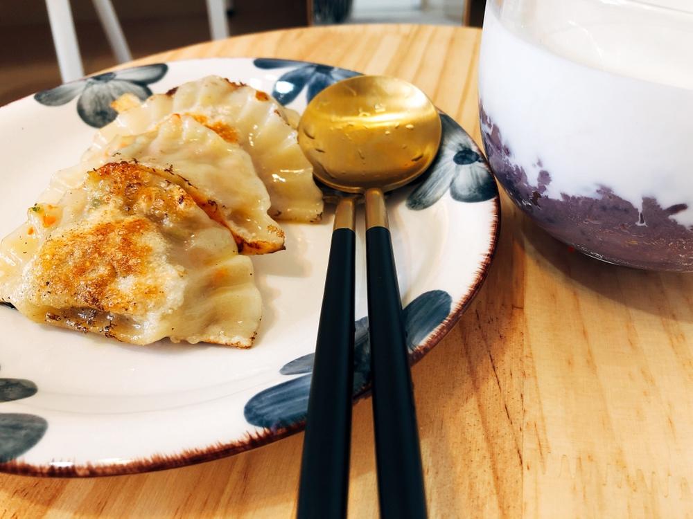 芹菜胡萝卜猪肉水饺