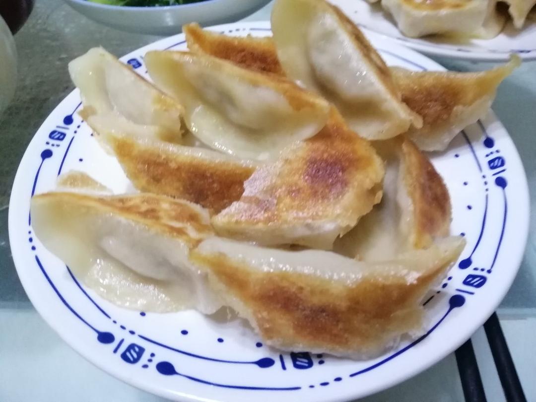 锅贴饺子