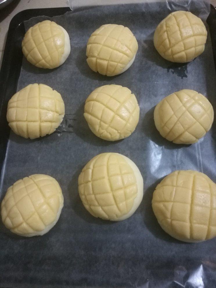 好吃到炸裂的港式菠萝包（附带制作酥皮的小视频）