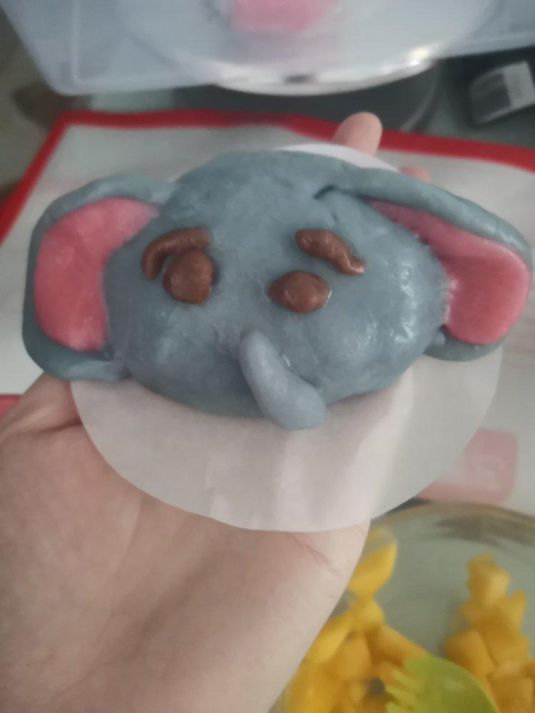 卡通造型冰皮月饼