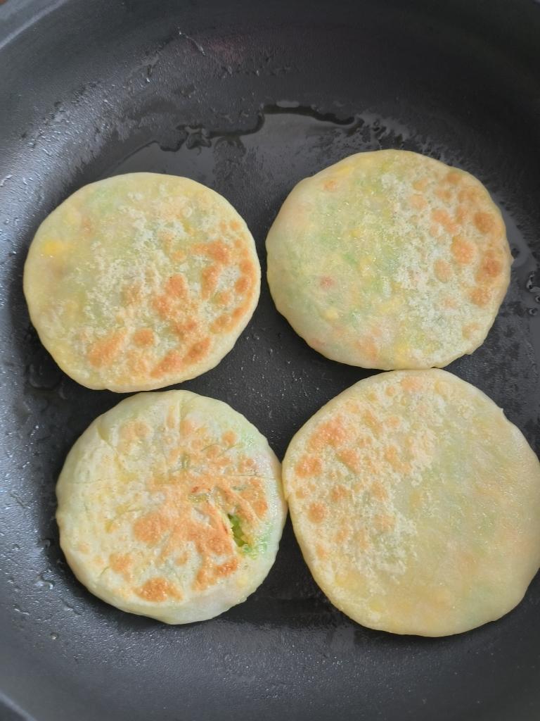 会连续吃八个的萝卜馅饼