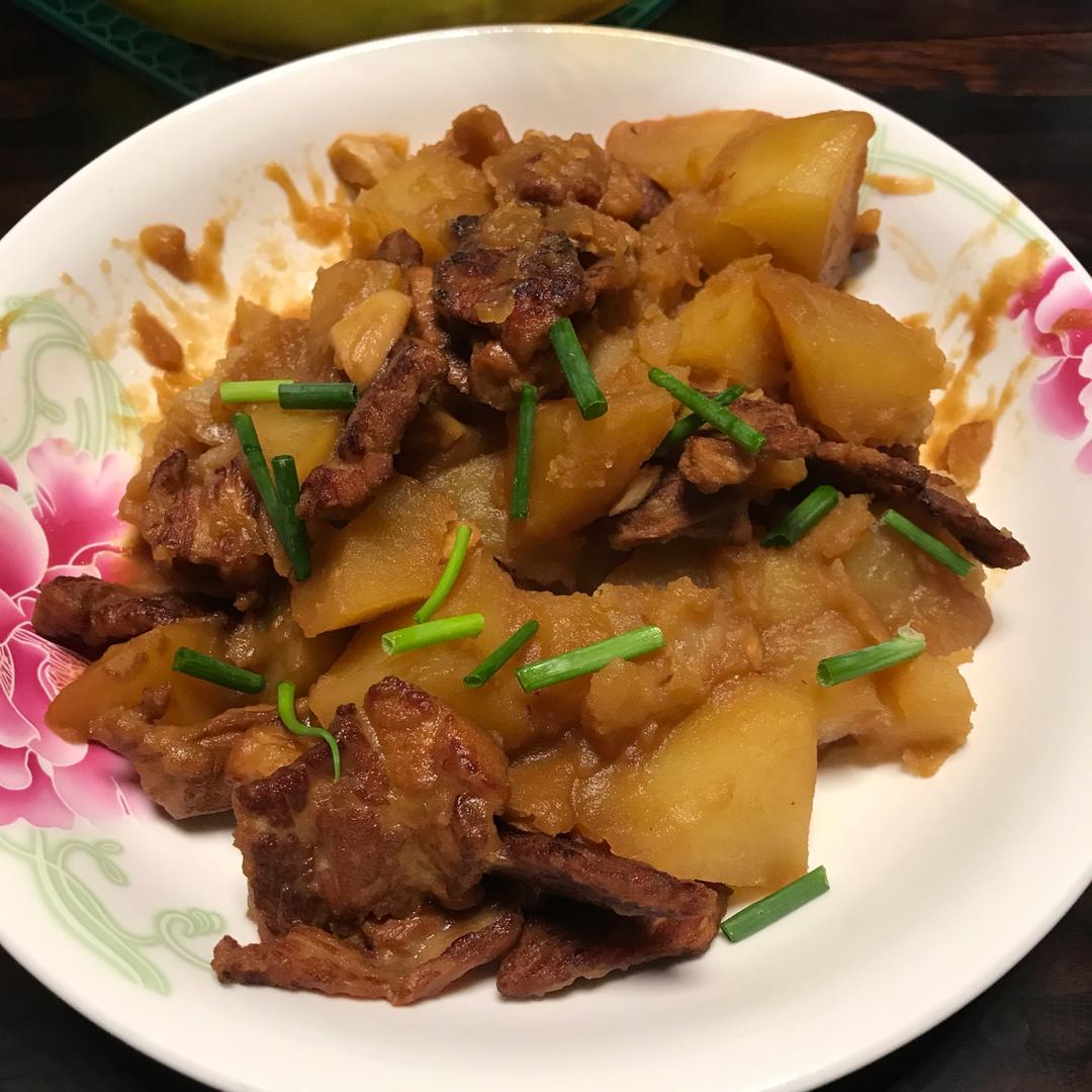 土豆焖排骨(广式）