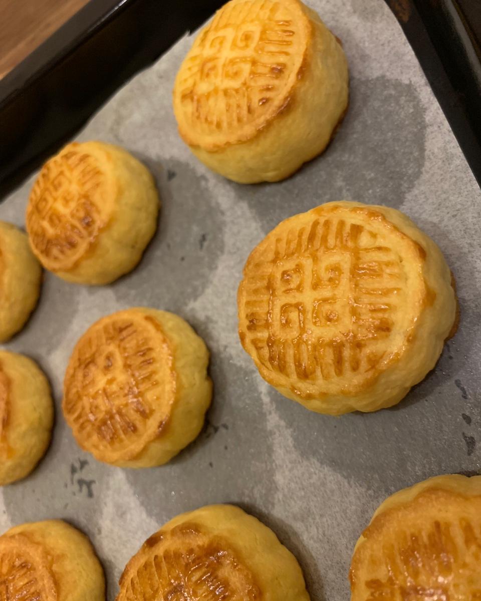 半岛酒店奶黄月饼——号称月饼界的劳斯莱斯