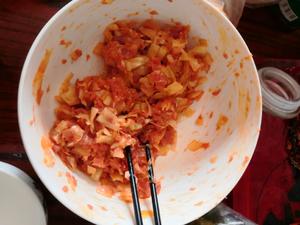 西芹酸菜肉馅饺子的做法 步骤5