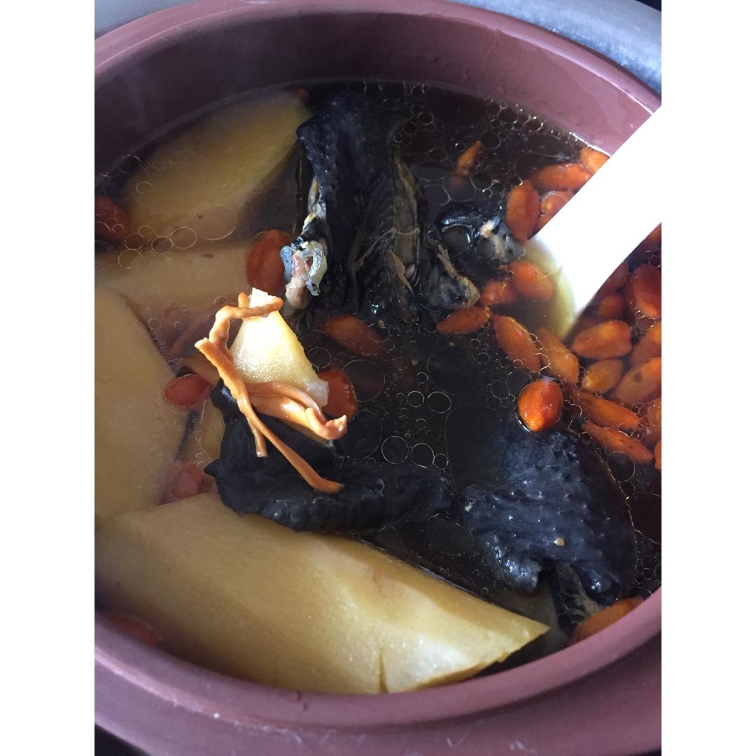 虫草花乌鸡汤