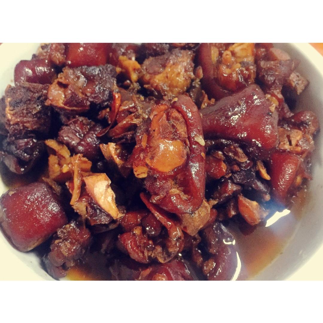 美味的家常菜：红烧猪蹄